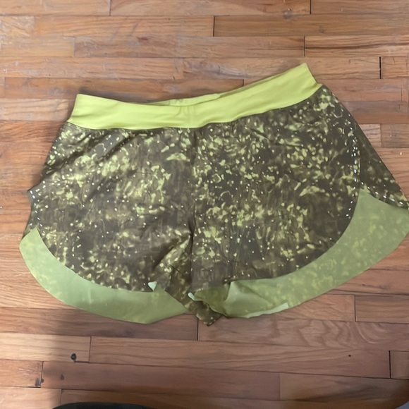 Seawheeze Find Your Pace “3 shorts - lululemon - Size 10 - Picture 1 of 6
